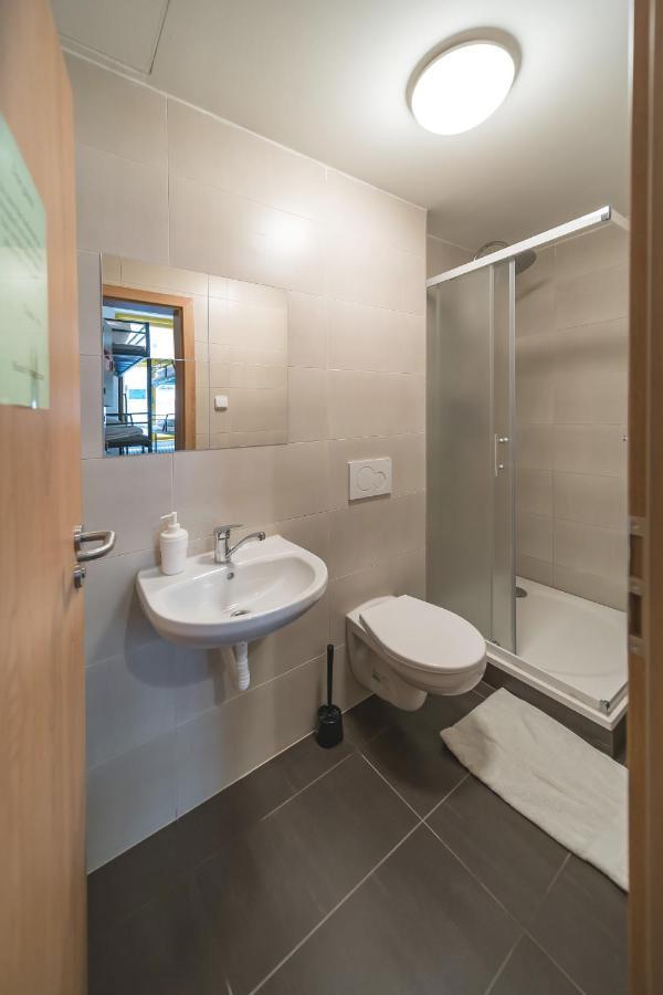 Hostel Orange Prága Kültér fotó