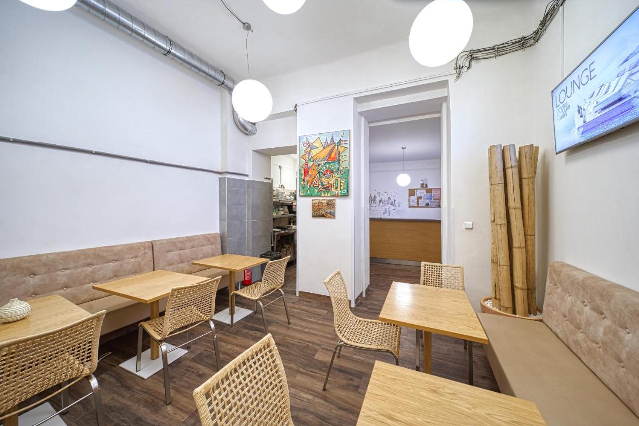 Hostel Orange Prága Kültér fotó