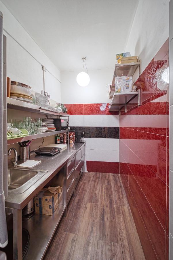 Hostel Orange Prága Kültér fotó