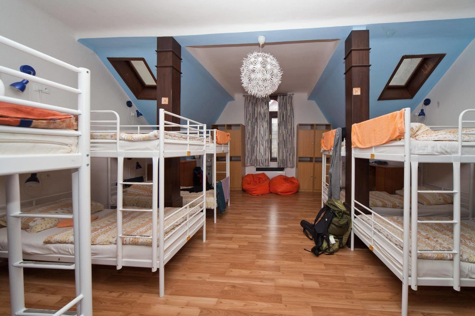 Hostel Orange Prága Kültér fotó