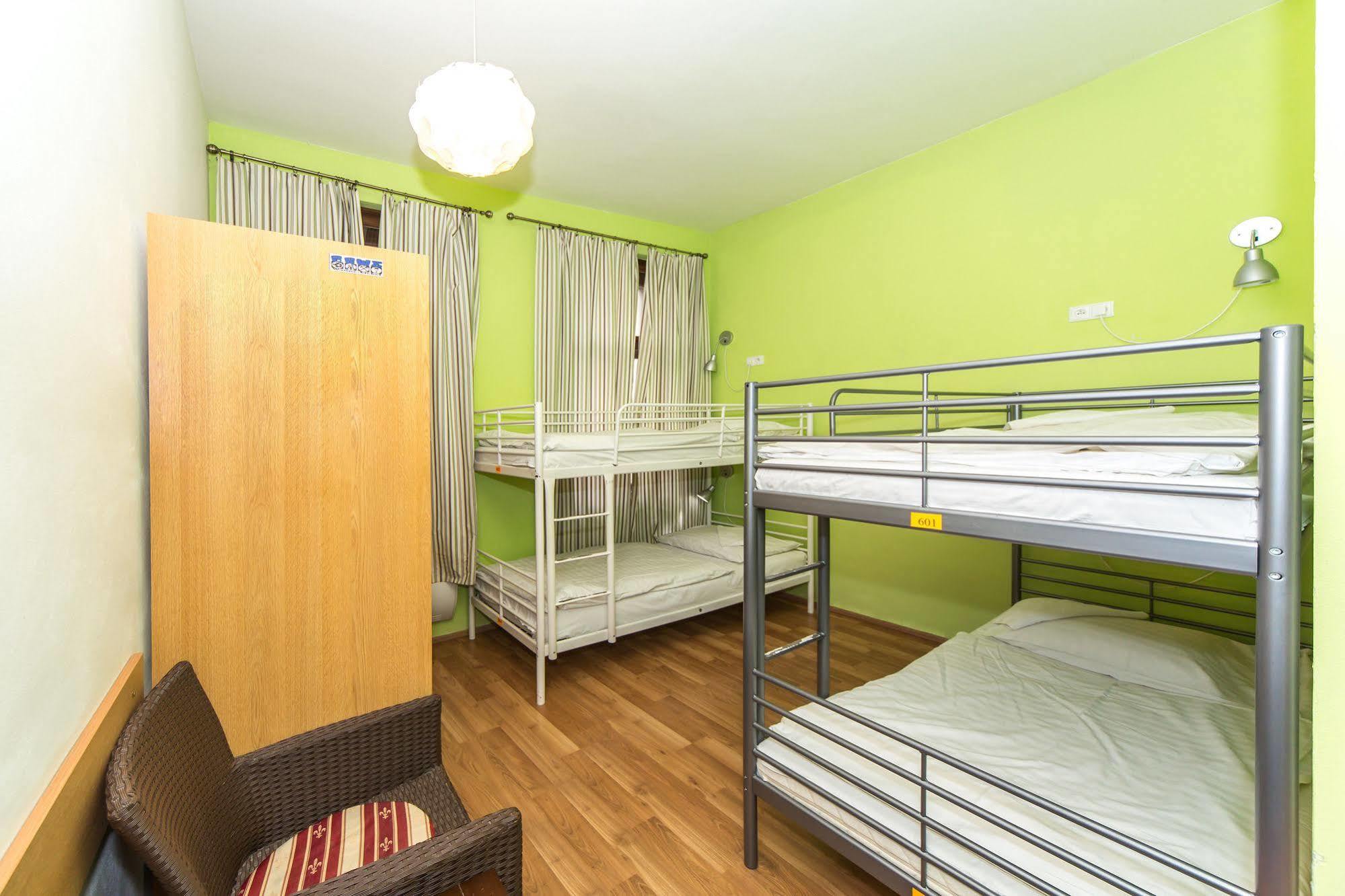 Hostel Orange Prága Kültér fotó