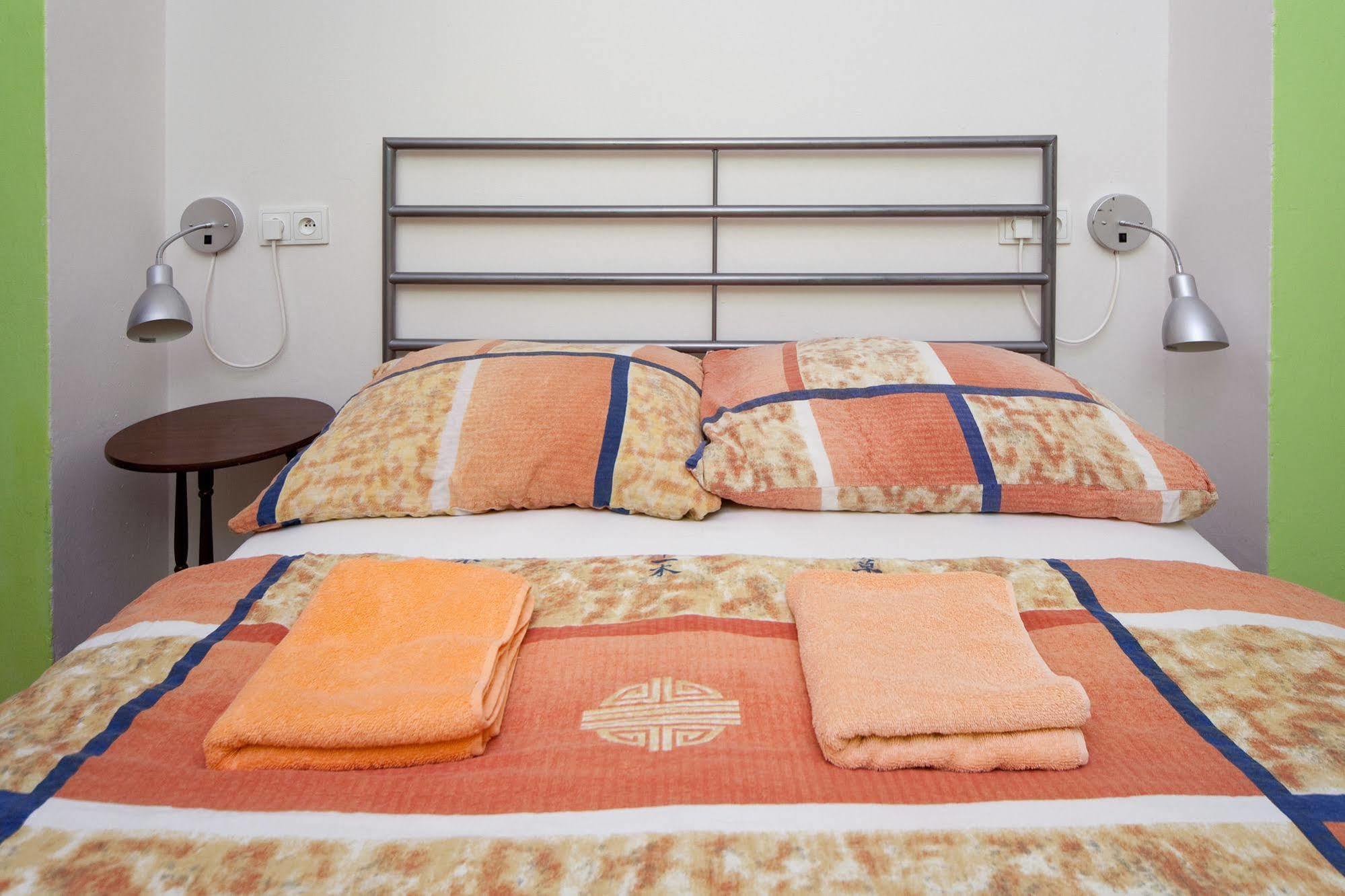 Hostel Orange Prága Kültér fotó