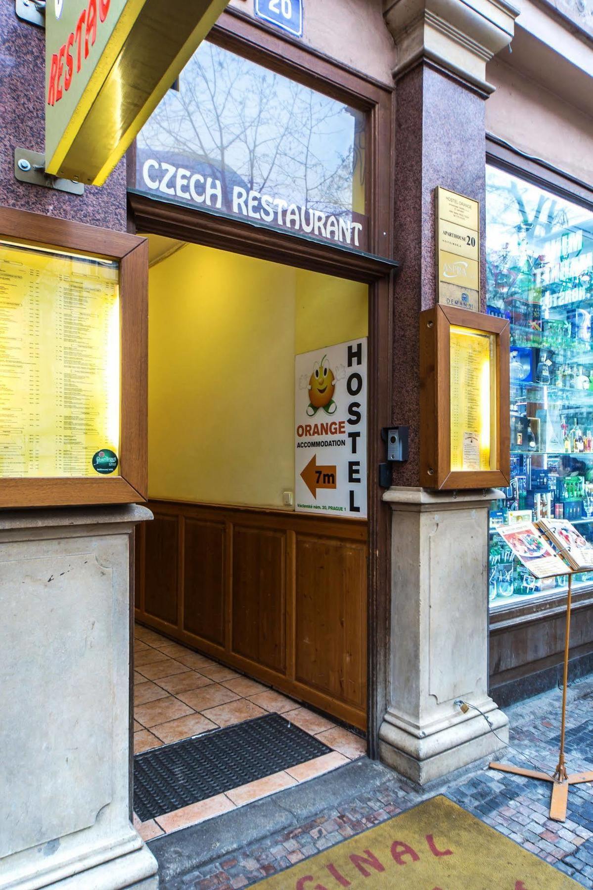 Hostel Orange Prága Kültér fotó
