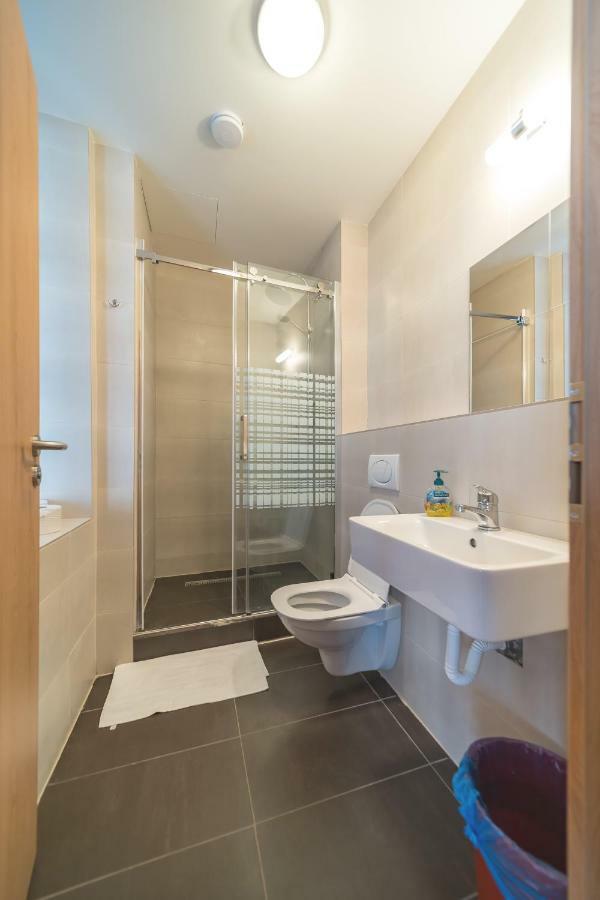 Hostel Orange Prága Kültér fotó