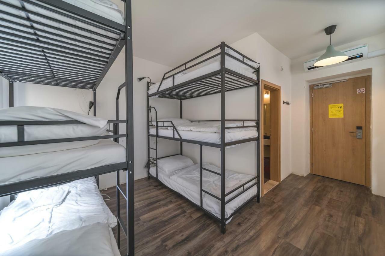 Hostel Orange Prága Kültér fotó