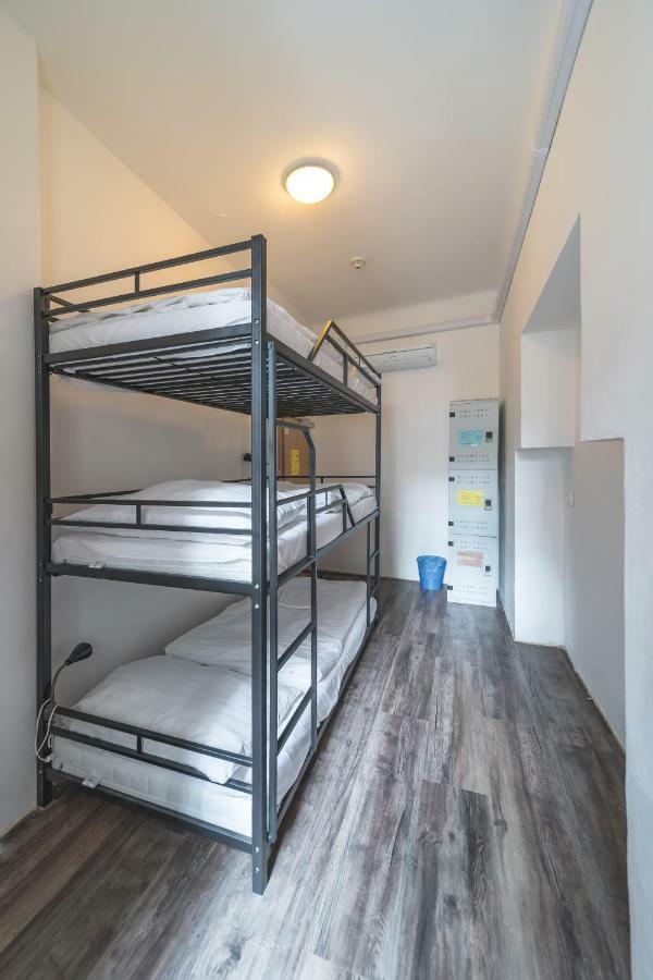 Hostel Orange Prága Kültér fotó